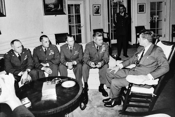 Pres. JFK w/Military Cuban Missile Crisis