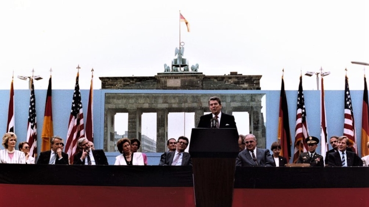 Ronald Reagan Speech, Brandenburg Gate & Berlin Wall 1987
